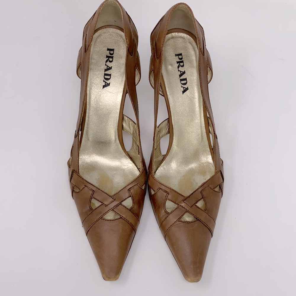 Prada pumps wooden heel in camel